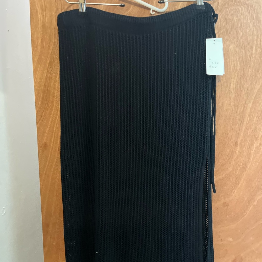 Women size L Black Bathing Suit Coverup NWT